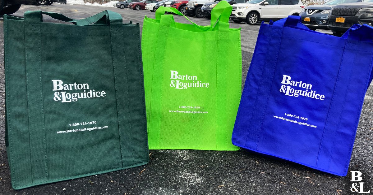 BartonLoguidice's tweet image. Heading out for Black Friday deals? Remember to pack your reusable bags! It’s an easy way to cut down on waste and help the planet. 🌎 #reducereuserecycle #blackfriday