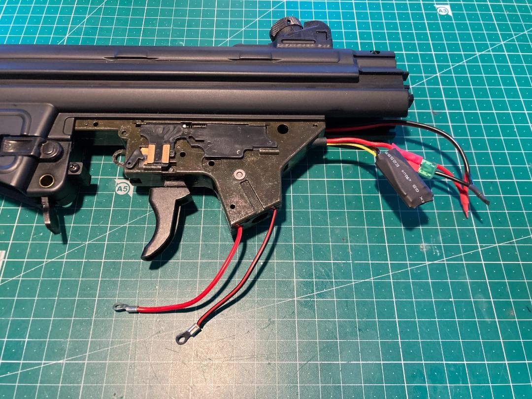 Pin_shooters's tweet image. 【カスタム済みエアガン販売中！】
高効率配線でMOSFETを搭載！
メカボは完全分解・洗浄・グリスアップ済み。ギアのシム調整も施しています。

平型ヒューズ仕様で通電効率もUP！
ワンランク上のレスポンスを求める方はいかがでしょうか？

↓詳しくはメルカリで！
jp.mercari.com/item/m58929390…