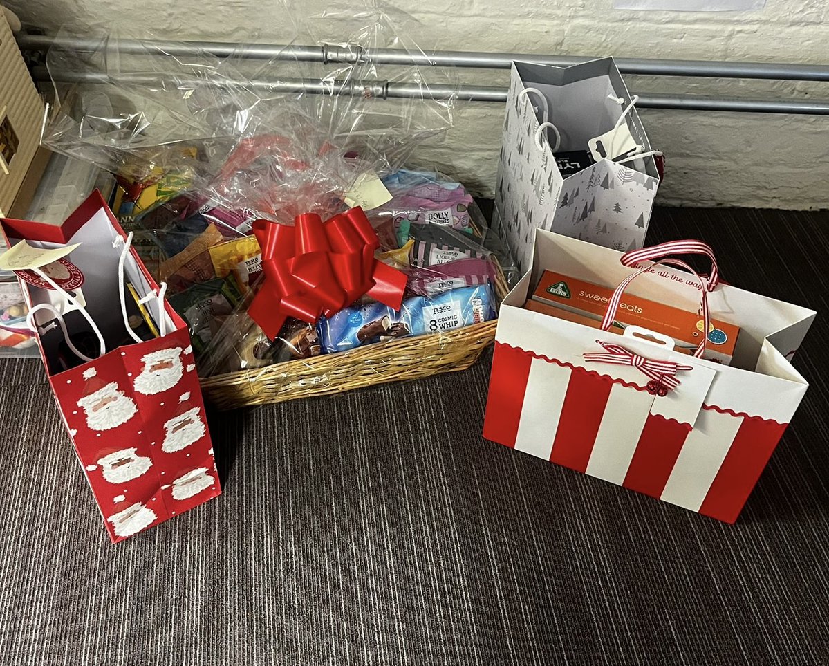 LiveTheatre's tweet image. If you&apos;re out in Newcastle shopping for all the #BlackFriday deals please pop into Live Theatre &amp;amp; take a tag from our #WishTree &amp;amp; buy a gift for a young person being supported by local charities Edberts House or Changing Lives.
Thank you so much to those that have already brought…