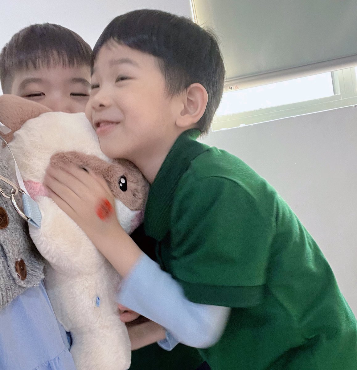 Haohaoxx2507's tweet image. Hanini’s first day at school
she was loved by her classmates