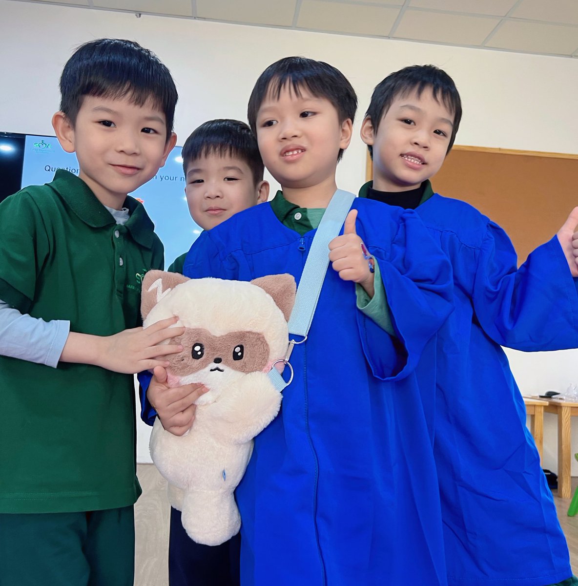 Haohaoxx2507's tweet image. Hanini’s first day at school
she was loved by her classmates