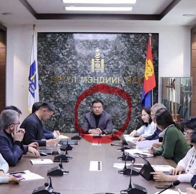 Түрүүний бөөс толгойд гарна гэж энэ дээ