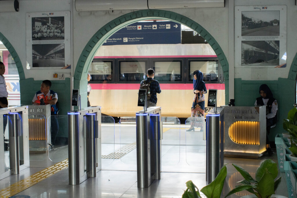 Java By #Train: How To #Travel #Between #Jakarta, #Yogyakarta &amp; #Malang
indietraveller.co/java-by-train/