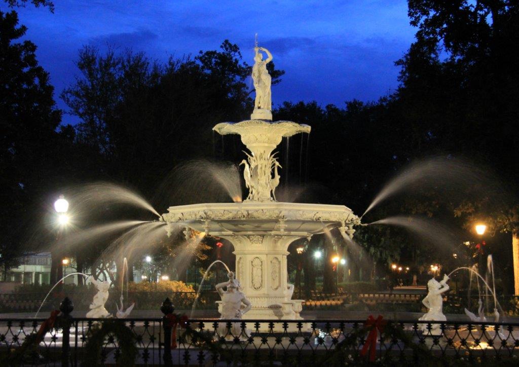 CompassandFork's tweet image. Why is Savannah Known as the Most Haunted City in the USA? bit.ly/2nOknTv #haunted #travel #ghost #ttot