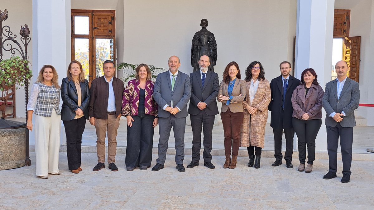 _CECAM's tweet image. El secretario gral de #CECAM, @M_FernandezGlez, ha participado en la reunión del Consejo de Diálogo Social del @gobjccm, poniendo el énfasis en el grado de ejecución de las medidas destinadas al fomento de la actividad empresarial.

Asimismo, CECAM CEOE-CEPYME C-LM ha presentado…