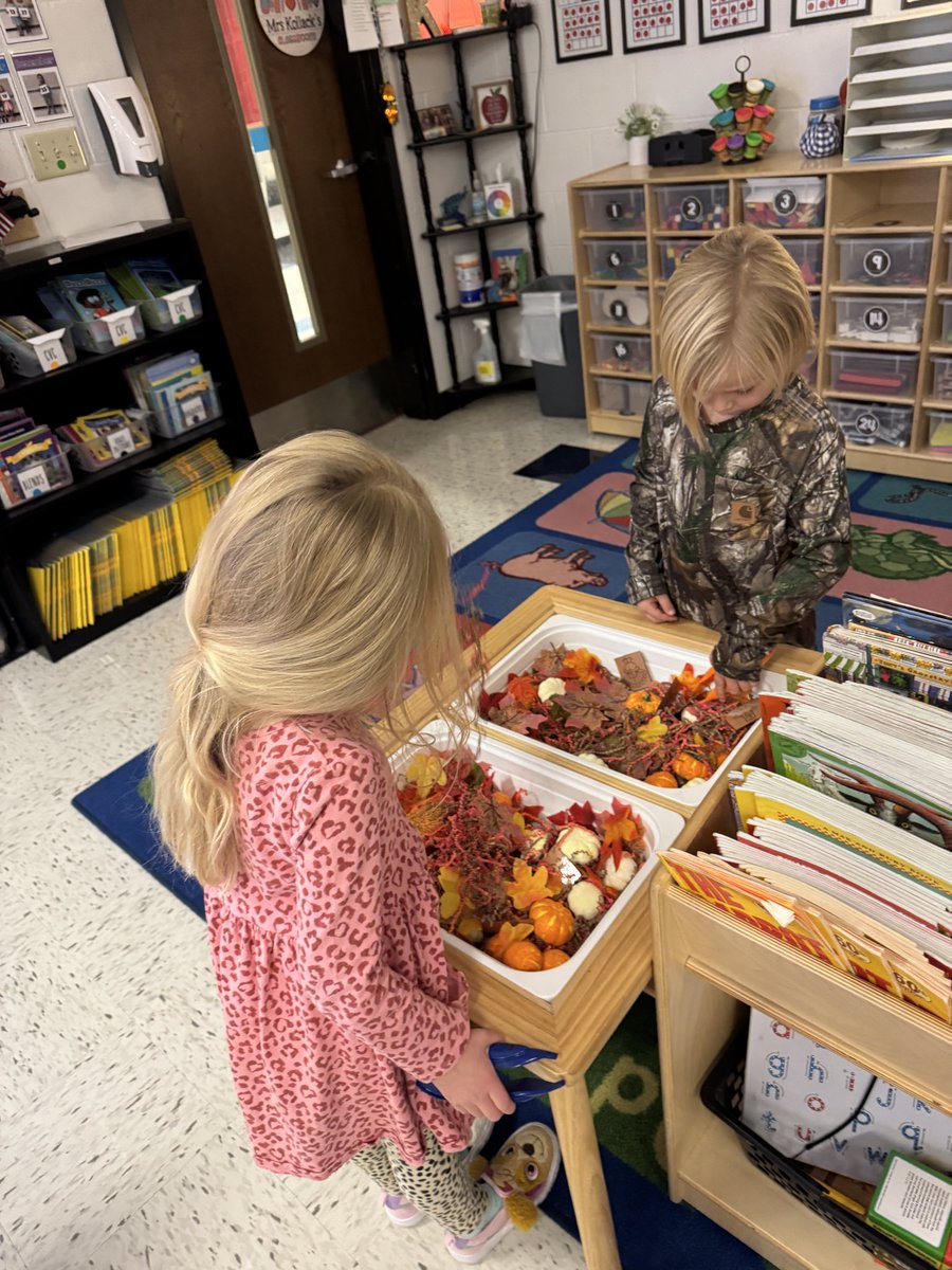 SCEKollack's tweet image. Subitizing and number ID work during math rotations! #SCEsoars