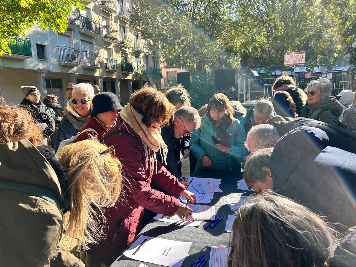 Reus promou un manifest en el marc del Pla de Lectura ✍️

ℹ️ reus.cat/noticia/reus-p…

<a href="/ReusCultura/">Reus Cultura</a>