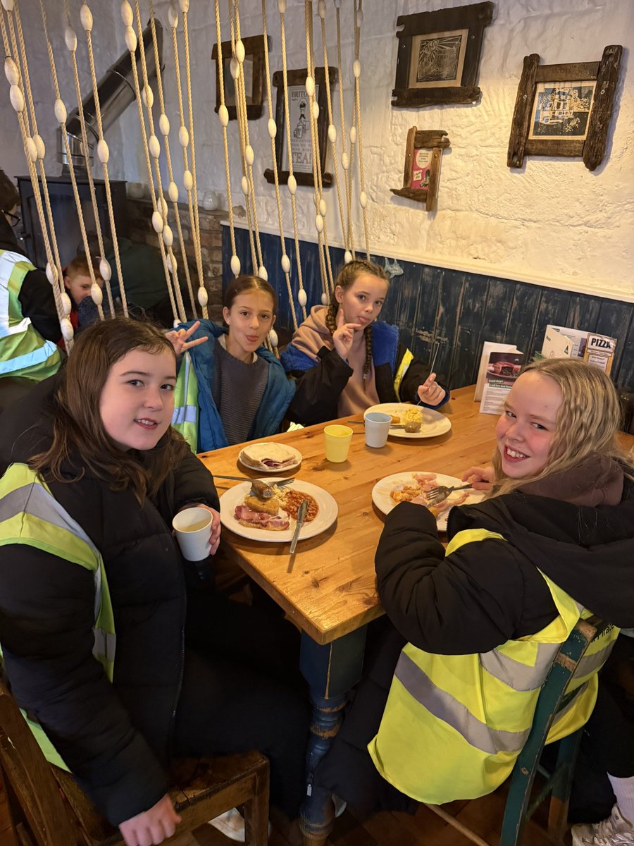 Candleby Lane tweet media