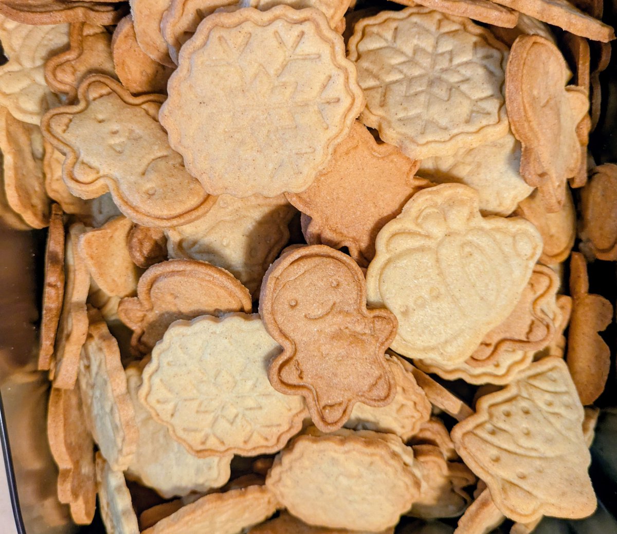 Je suis arrivée au bout de mes 2kg de pâte, avec 200 sablés 😅💪🏻