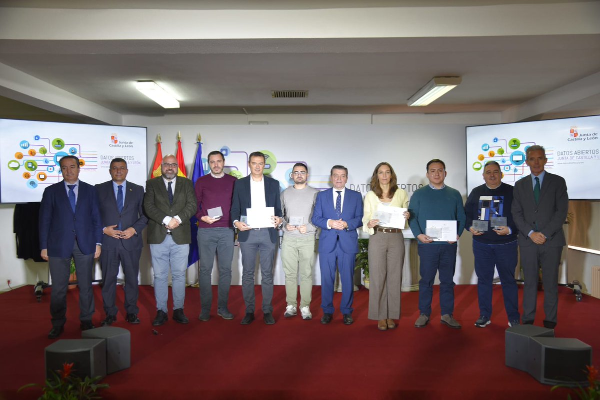 luismiggago's tweet photo. Los Premios Datos Abiertos @jcyl demuestran el valor real de la información pública que ponemos a disposición de la ciudadanía: proyectos que nos animan a seguir reforzando unas políticas de transparencia a las que destinamos 2,6 M€ en 2025, con un crecimiento del 65% desde 2022 https://t.co/U03OqiJUi6