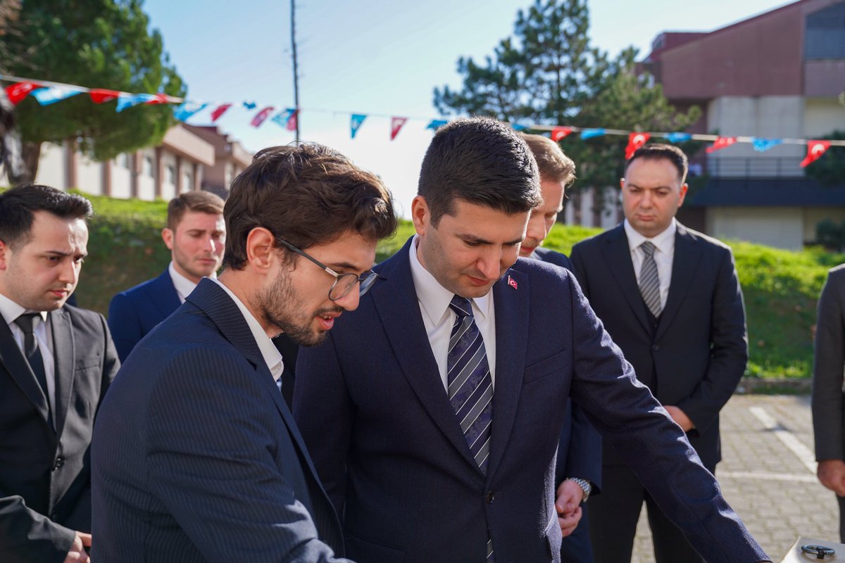 Ülkü Ocakları Sakarya İl Başkanlığımız bünyesinde, Sakarya Üniversitesi’nde faaliyet gösteren Altay Teknoloji Kulübümüzü ziyaret ederek geliştirdikleri insansız kara aracı TUNA İKA’yı ve projeleri inceledik. Emeği geçen tüm ülküdaşlarıma teşekkür ediyorum.

Teknolojide yükselen