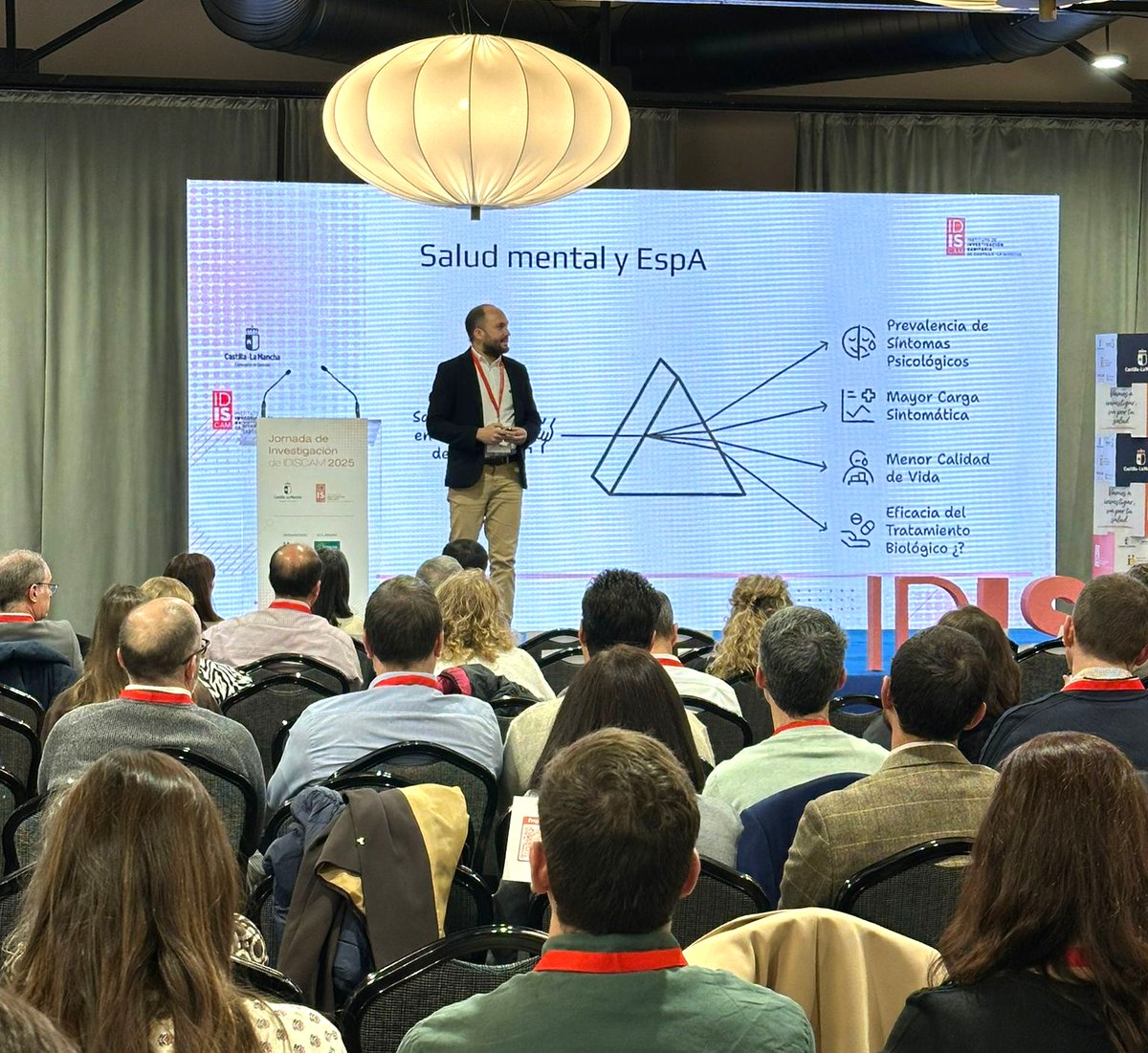 idiscam's tweet image. Le sigue David Castro (@reumacastro): “Más allá de la inflamación: la salud mental como clave en la eficacia de la terapia anti-TNF en espondiloartritis. Registros REGISPONSER y RESPONDIA”

#JornadadeInvestigación #IDISCAM