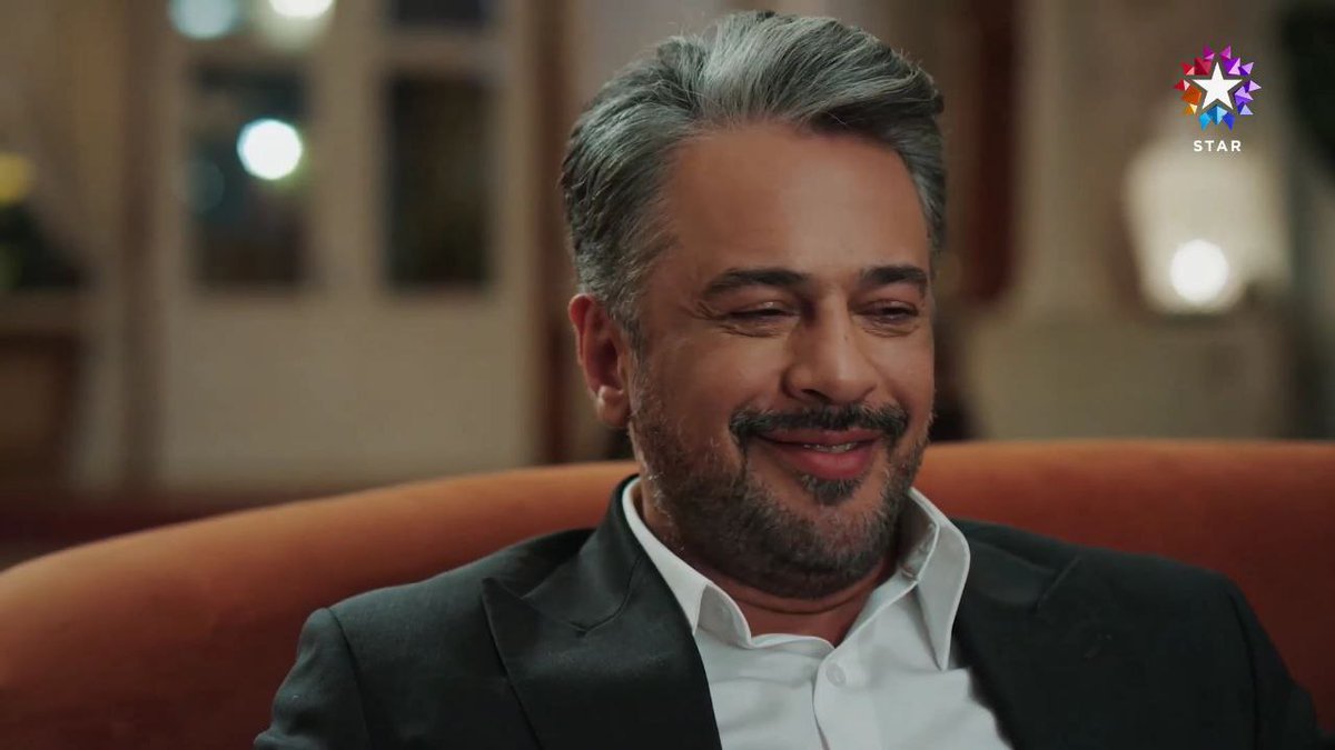 من أمس مودي معلق على كذا ..😂