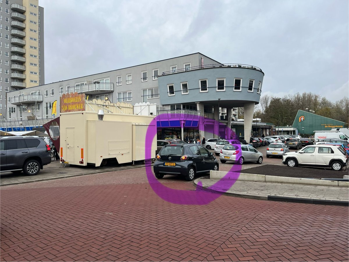 Kampioen a-sociaal #parkeren tijdens de markt in de #Merenwijk .