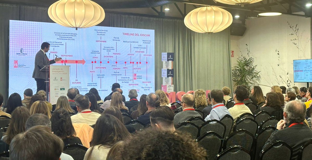idiscam's tweet image. 📊 Momento de balance y futuro con el Dr. @manuelSDT, Director Científico de #IDISCAM

Presentamos el resumen anual, las próximas acciones y el Plan de I+i 2026–2030 🔭

Una hoja de ruta para seguir investigando y cuidando con conocimiento 🧬

#JornadadeInvestigación