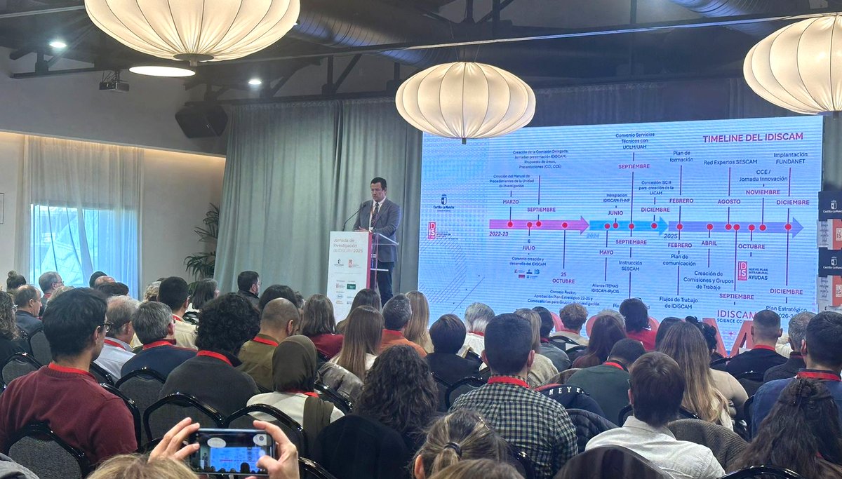 idiscam's tweet image. 📊 Momento de balance y futuro con el Dr. @manuelSDT, Director Científico de #IDISCAM

Presentamos el resumen anual, las próximas acciones y el Plan de I+i 2026–2030 🔭

Una hoja de ruta para seguir investigando y cuidando con conocimiento 🧬

#JornadadeInvestigación