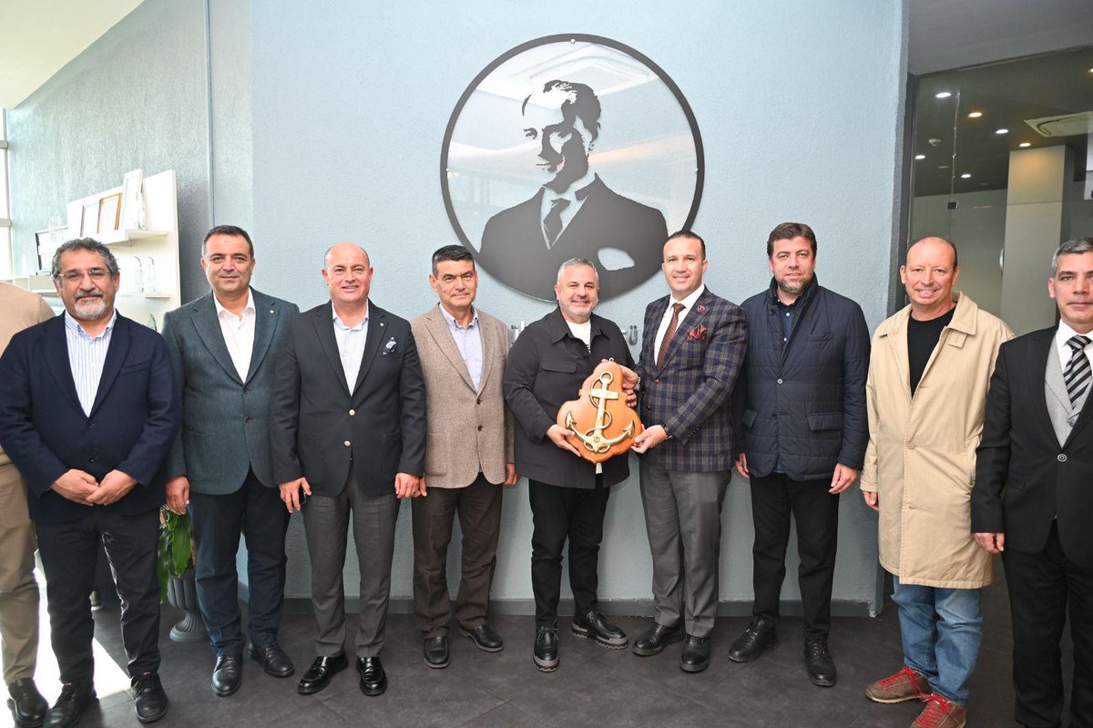 İMEAK Deniz Ticaret Odası Bodrum Şube Başkanımız Orhan DİNÇ Şube başkanlarımızla ile birlikte İMEAK Deniz Ticaret Odası Kocaeli Şubesi Yönetim Kurulu Başkanı Vedat DOĞUSEL’i makamında ziyaret ettiler.