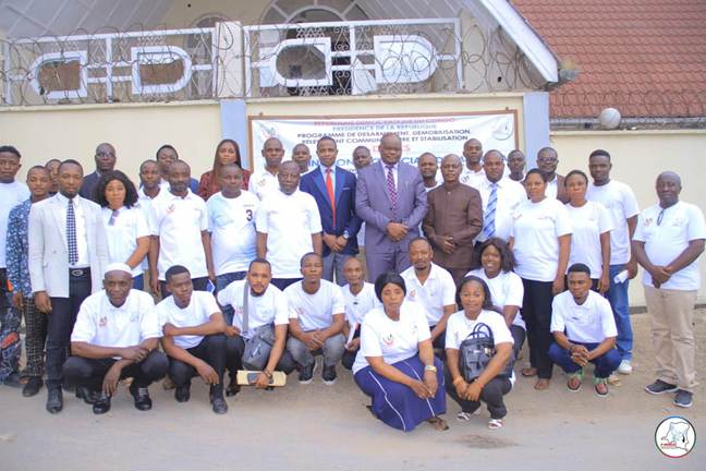 pddrcs's tweet image. VERS LA REDYNAMISATION DU #PDDRCS MANIEMA : LE COORDONNATEUR NATIONAL SÉJOURNE À #KINDU POUR L’INSTALLATION DU CADRE DE CONCERTATION POUR LA PAIX ET APPUI AU PROGRAMME
@Presidence_RDC @PrimatureRDC @VPMDefense
pddrcs.cd/vers-la-redyna…