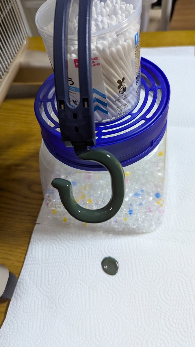 hamabouzux9's tweet photo. プロックスの竿受け
プラスチック製で滑るので
液体ゴムでコーティング https://t.co/ZF026WYXqP