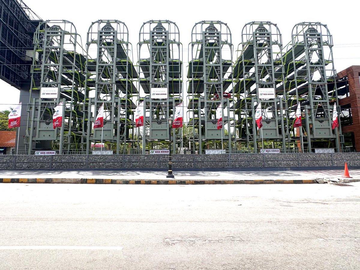 IPRTelangana's tweet image. A New Era of Smart Parking in Hyderabad

GHMC is set to unveil the city’s first Smart Multilevel Rotary Parking Facility at KBR Park — a 72-slot automated system developed under the PPP model.

With RFID access, EV charging, full CCTV safety &amp;amp; smart controls, the facility aims to…
