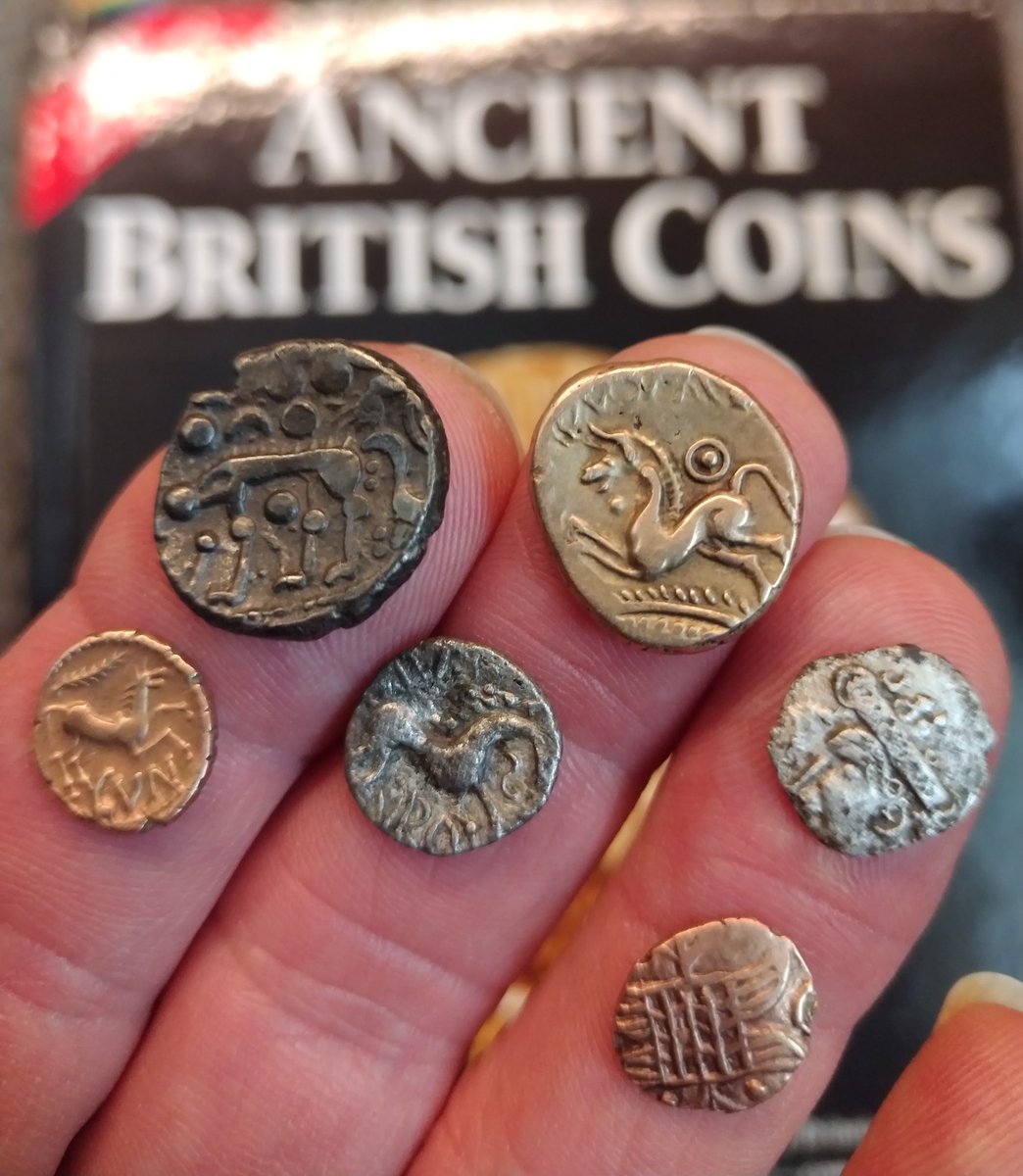 SDetectorist's tweet image. #AlphabetChallenge
#WeekVforVowels

Aurum et Argentum