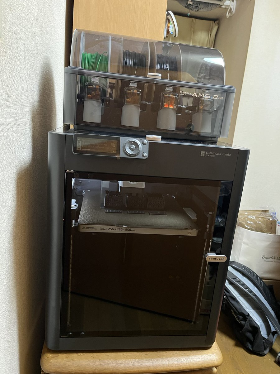 3Dプリンタ
パーツ交換しながら7年使ったので、そろそろ買い替えたいと思ってたら、ブラックフライデー+タイムセールで破格の値段で販売されてた
。

即決😍

多色印刷ができて印刷時間が1/5以下、クオリティも格段に良い😳
技術の進歩を実感‼️

良い買い物が出来ました🛍️