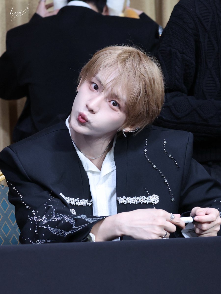 Starrism_11's tweet image. 2025  1128

🍼

#XODIAC #소디엑 #SING #씽 #麥駿昇