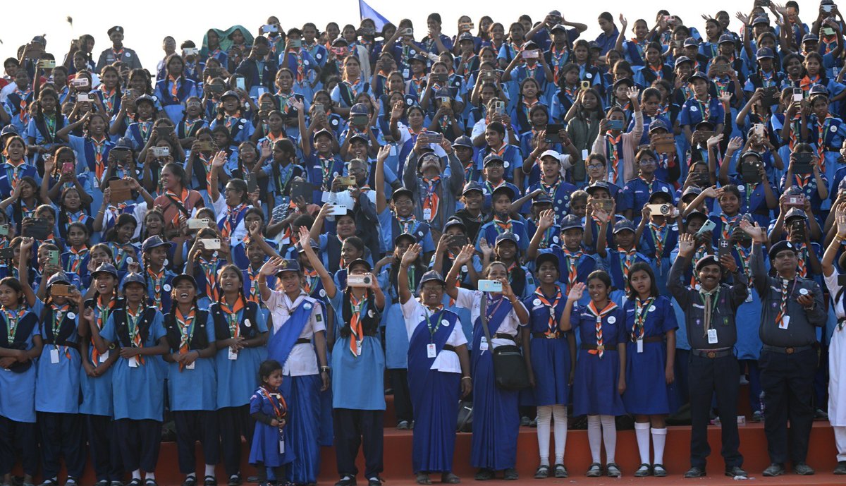 DDIndialive's tweet image. President #DroupadiMurmu attends the closing ceremony of the Diamond Jubilee Celebrations of Bharat Scouts and Guides and addressed its 19th National Jamboree at Lucknow, Uttar Pradesh.

Photo Courtesy: @rashtrapatibhvn
