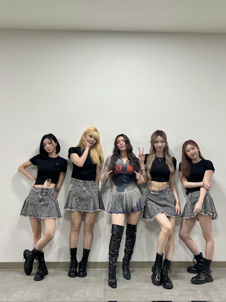 𝐀𝐈𝐋𝐄𝐄 에일리 𝐅𝐑𝐀𝐍𝐂𝐄 🦋 (FANBASE) tweet media