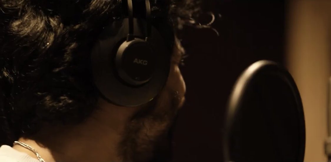 yourgirl5thid05's tweet image. dinner would always be on the table, house will be clean, i’ll raise your 3kids, I will set your hair daily, will make your bed , just give me one chance please SivaKarthikeyan please..