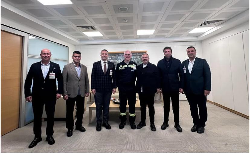 İMEAK Deniz Ticaret Odası Bodrum Şube Başkanımız Orhan DİNÇ beraberindeki  heyet ile birlikte TÜPRAŞ İzmit Rafineri Müdürü Arda YILDIRIM’ı makamında ziyaret ettiler.