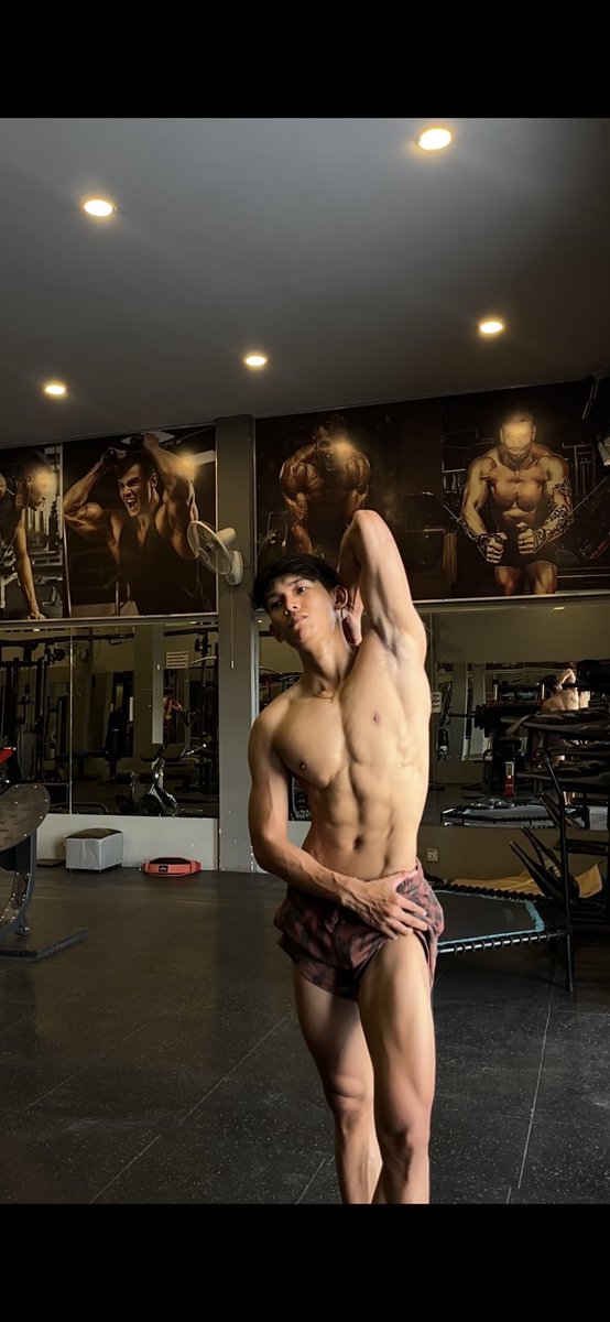nrcst_n's tweet photo. Same Mindset with Different Body ๐ฅ
#eggie #gymshark #gym #GymLife https://t.co/R1BvxgMZ2h