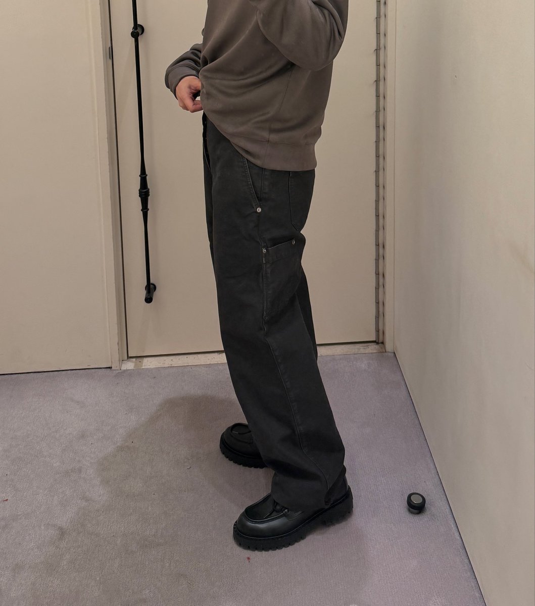 fukki03's tweet photo. LOEWEのパンツを買うか否か一生迷う週末😇💦 https://t.co/Euzh8euRIX