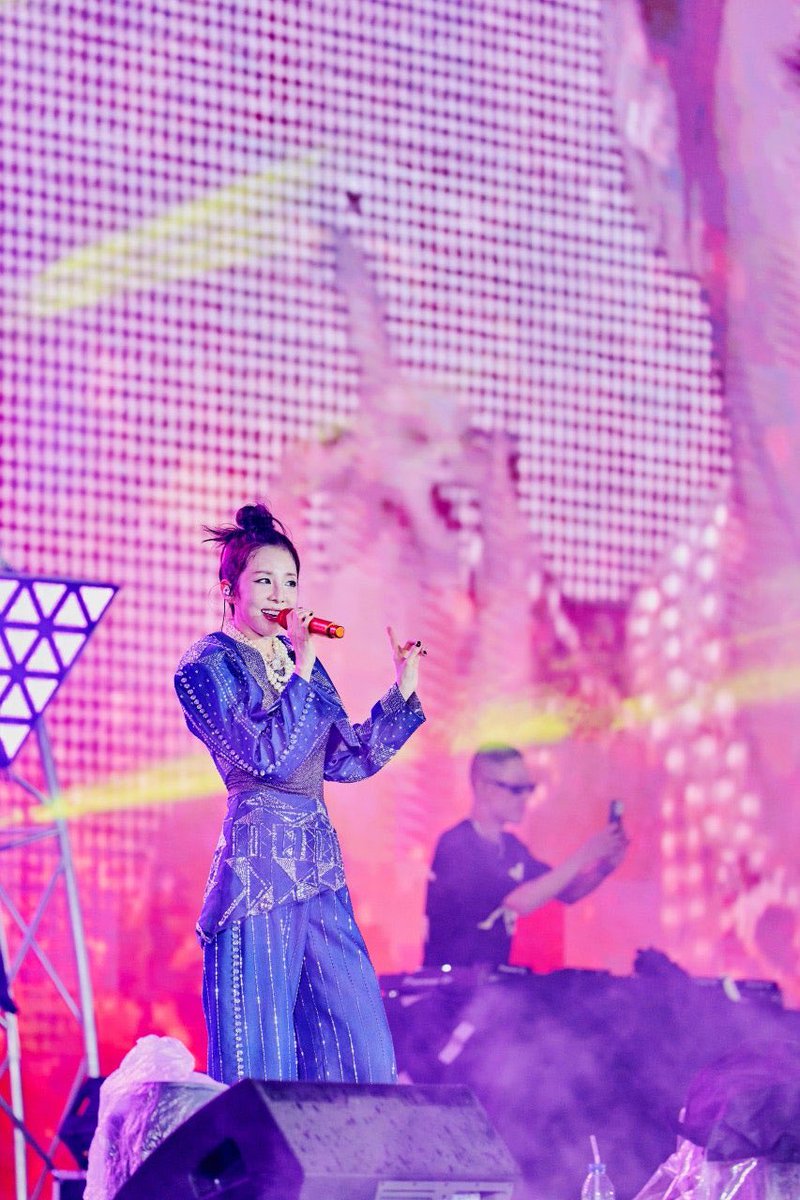My outfit for P-pop set was a tribute to the Mindanao costume. So beautiful 😍 
Thank you Neric Beltran for designing the best outfit for Kalimudan festival. 
Thank you Rainier Dagala for dressing me again after 10yrs ! Maraming salamat din po sa lahat ng pumunta kahit ang tagal