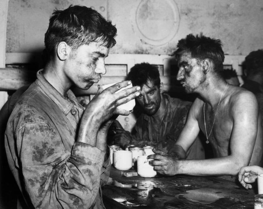 pinworldwar's tweet photo. The Moment German Soldiers Couldn’t Believe Their Eyes!

Watch WW2 Stories : https://t.co/ykUypQUheo

#ww2stories #worldwar2 #militaryhistory #untoldhistory #PinWorldWar https://t.co/rP6oX0F5Zk