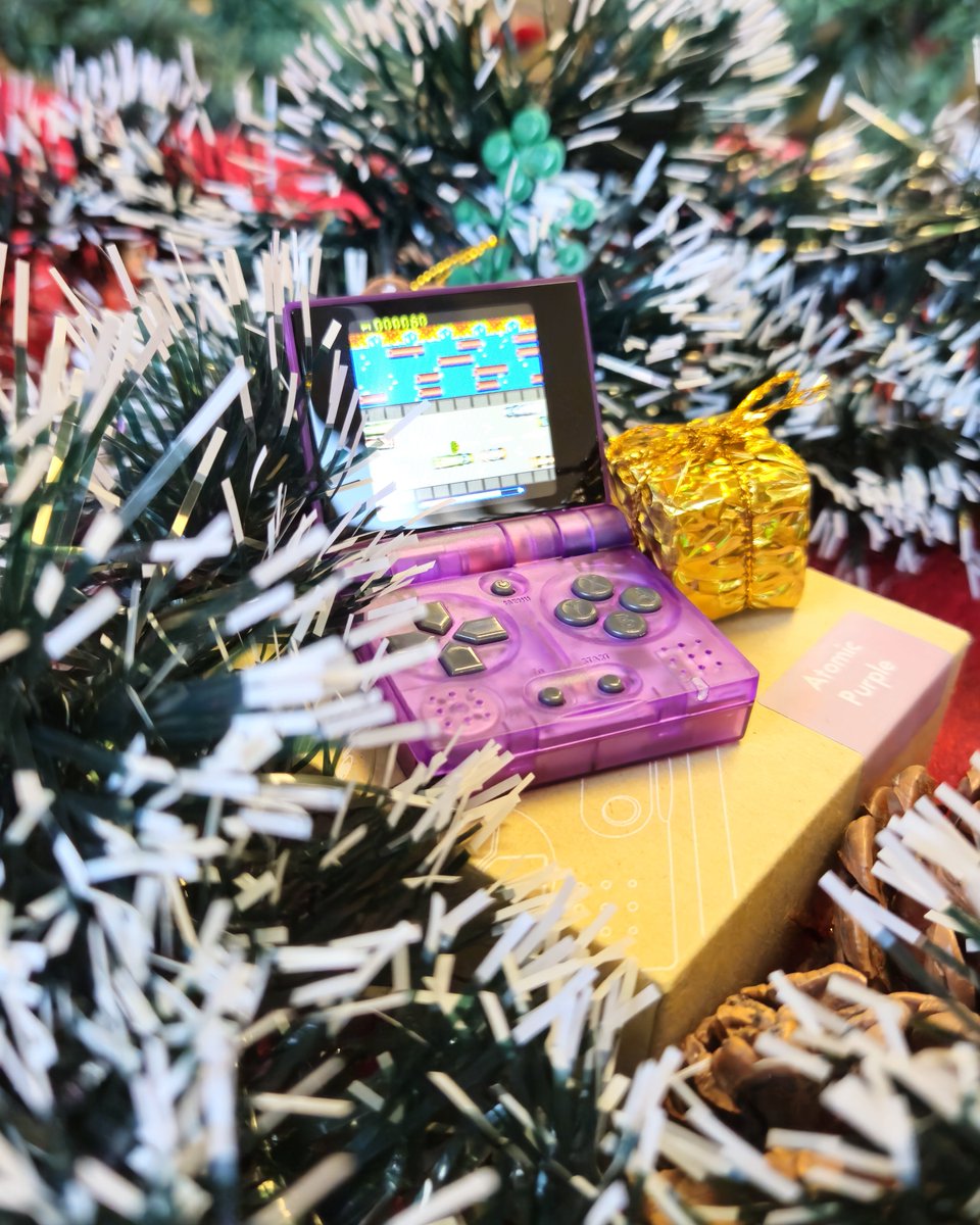 FunKeyProject's tweet image. 💜 Atomic Purple... and friends ready for Christmas 🎄

🎅 Which color are you hoping Santa drops off?

🛒 funkey-project.com

#funkeys #funkeyproject #retrogaming #emulation