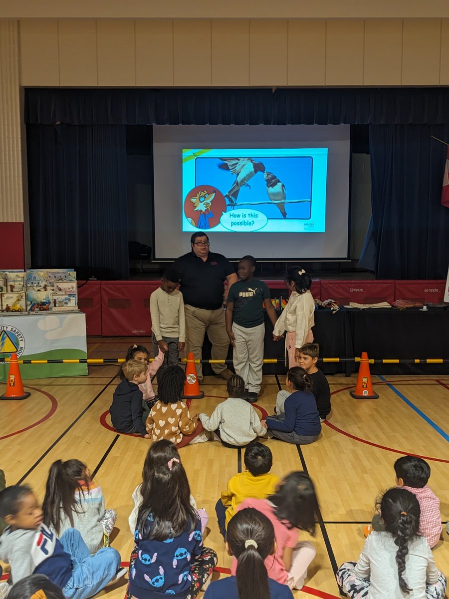 ElectricitySaf1's tweet photo. Yesterday, Ryan and @alectranews  captivated the staff and students at @LaurierPs  with true stories and hands-on experiments that taught important lessons about electricity safety. ⚡📘
#ElectricitySafety #AlectraUtilities #ESandC #STEM https://t.co/ukokhXQ4XS