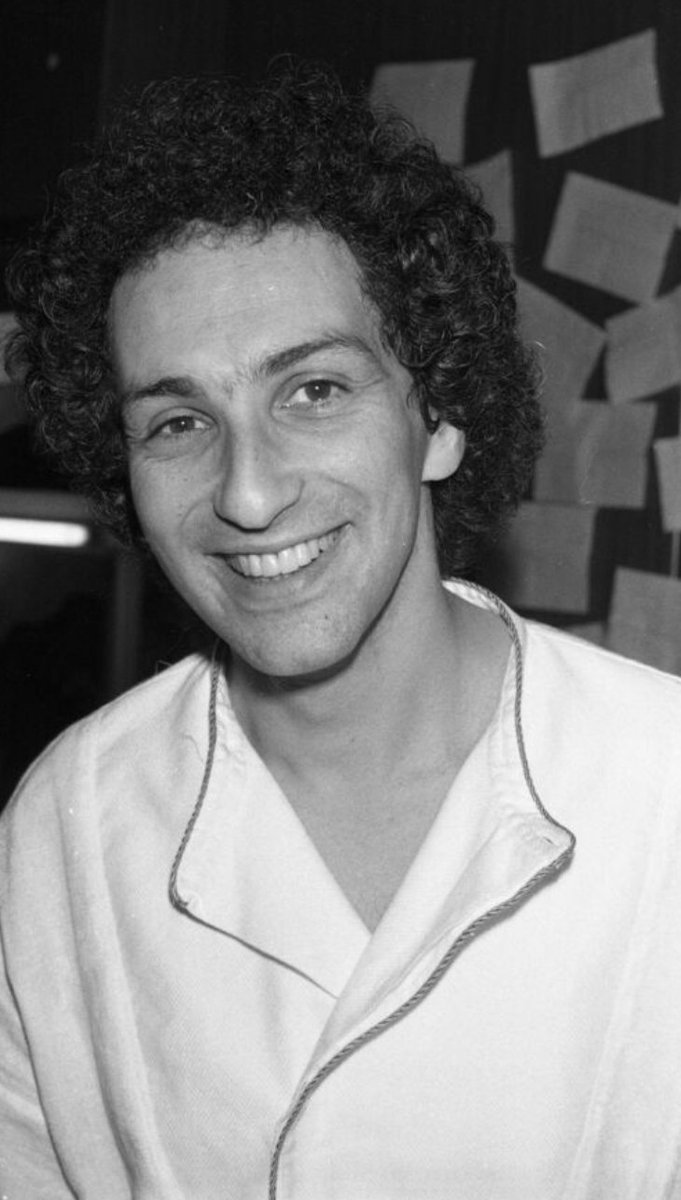 Generations7080's tweet image. 🌹 Une tendre pensée pour Michel Berger qui aurait fêté ses 78 ans aujourd'hui 💕