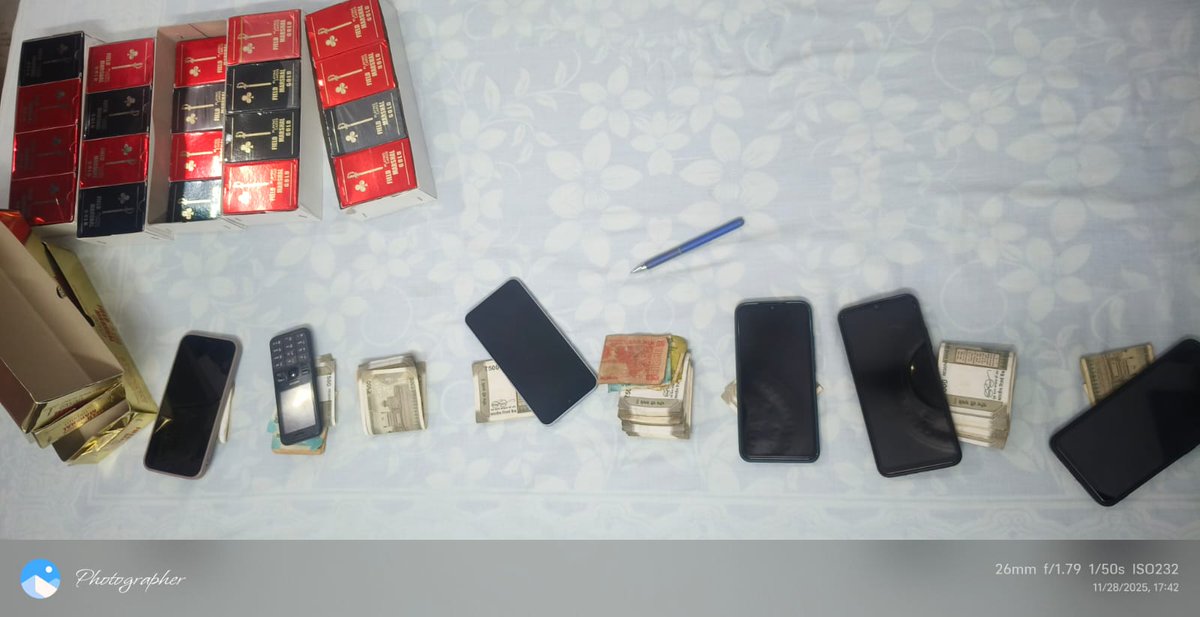 police_guntur's tweet image. //తెనాలి టూ టౌన్ పోలీస్ స్టేషన్ పరిధిలో పేకాట రాయుళ్ళపై టాస్క్ ఫోర్స్ బృందం దాడులు,.//
@APPOLICE100 
@HomeMinisterAP 
@AndhraPradeshCM 
@APDeputyCMO 
#CrimeControl
#GamblingRaid
#LawAndOrder
#PoliceAction
#PublicSafety
#TenaliTown
#CrimePrevention
#PoliceOperation