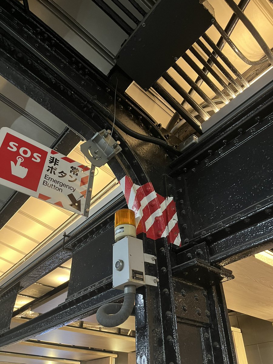 piccolo5655's tweet image. おつかれちゃん
今日は大阪NHKホールで岡村孝子ちゃんのコンサート行ってきたバイ。
=(^.^)=ニッコニコ

帰りがけに森ノ宮駅のホームでレール柱見て
=(^.^)=ニッコニコ

晩御飯は鶴橋で
=(^.^)=ニッコニコ

明日から仕事頑張る