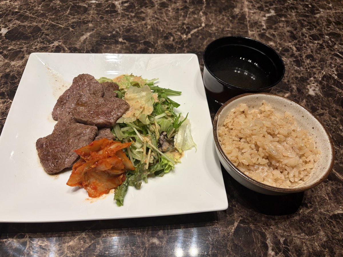 horsefield888's tweet image. 鉄板焼いろは
今日は店長がザブトンで作ってくれました。
ステーキの焼き加減はオススメで
とお伝え下さい。
強火でのミディアムレアに致します。
#https://r.gnavi.co.jp/g422201/?sc_lid=scl_sbtn_ln