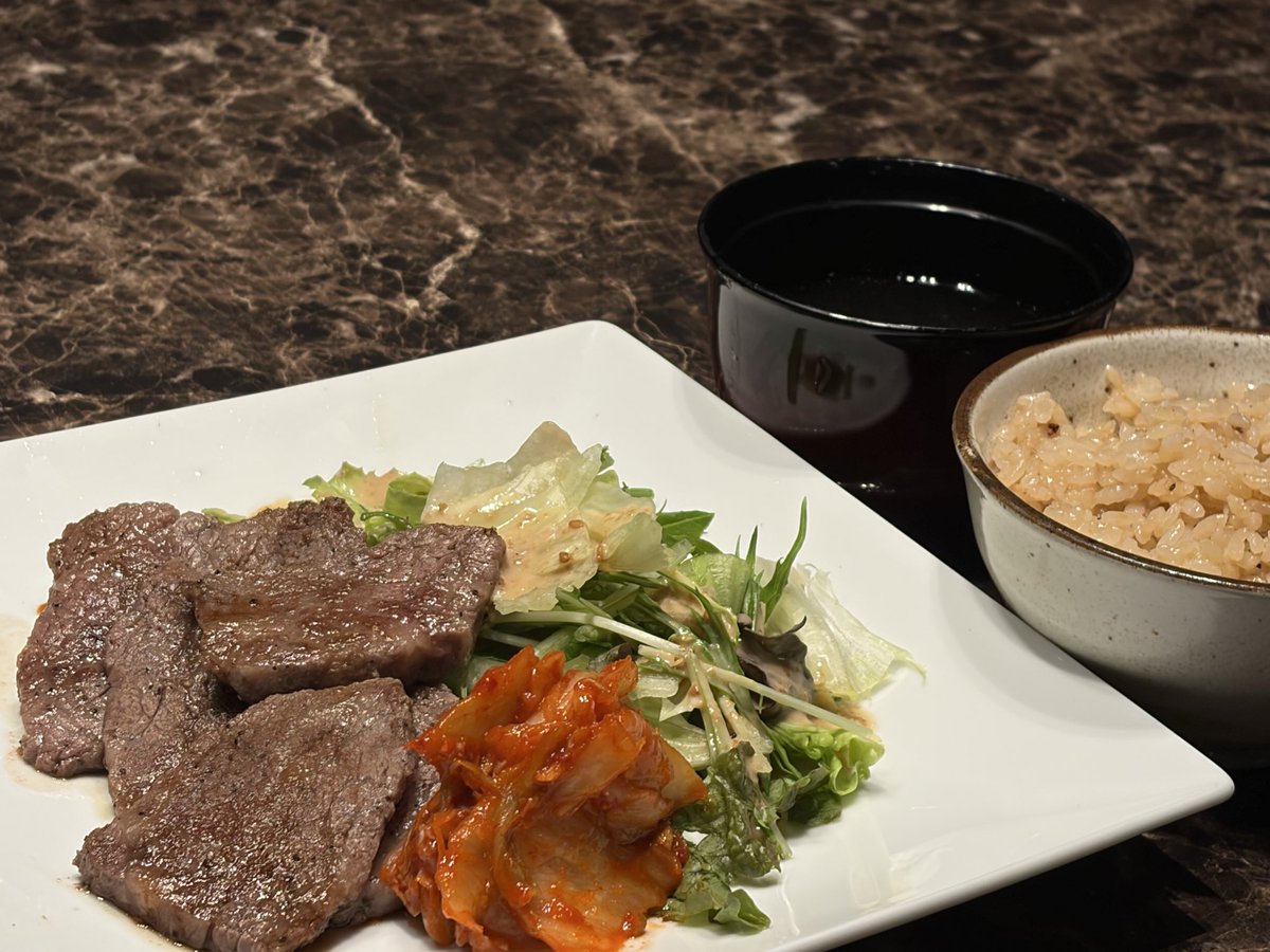 horsefield888's tweet image. 鉄板焼いろは
今日は店長がザブトンで作ってくれました。
ステーキの焼き加減はオススメで
とお伝え下さい。
強火でのミディアムレアに致します。
#https://r.gnavi.co.jp/g422201/?sc_lid=scl_sbtn_ln