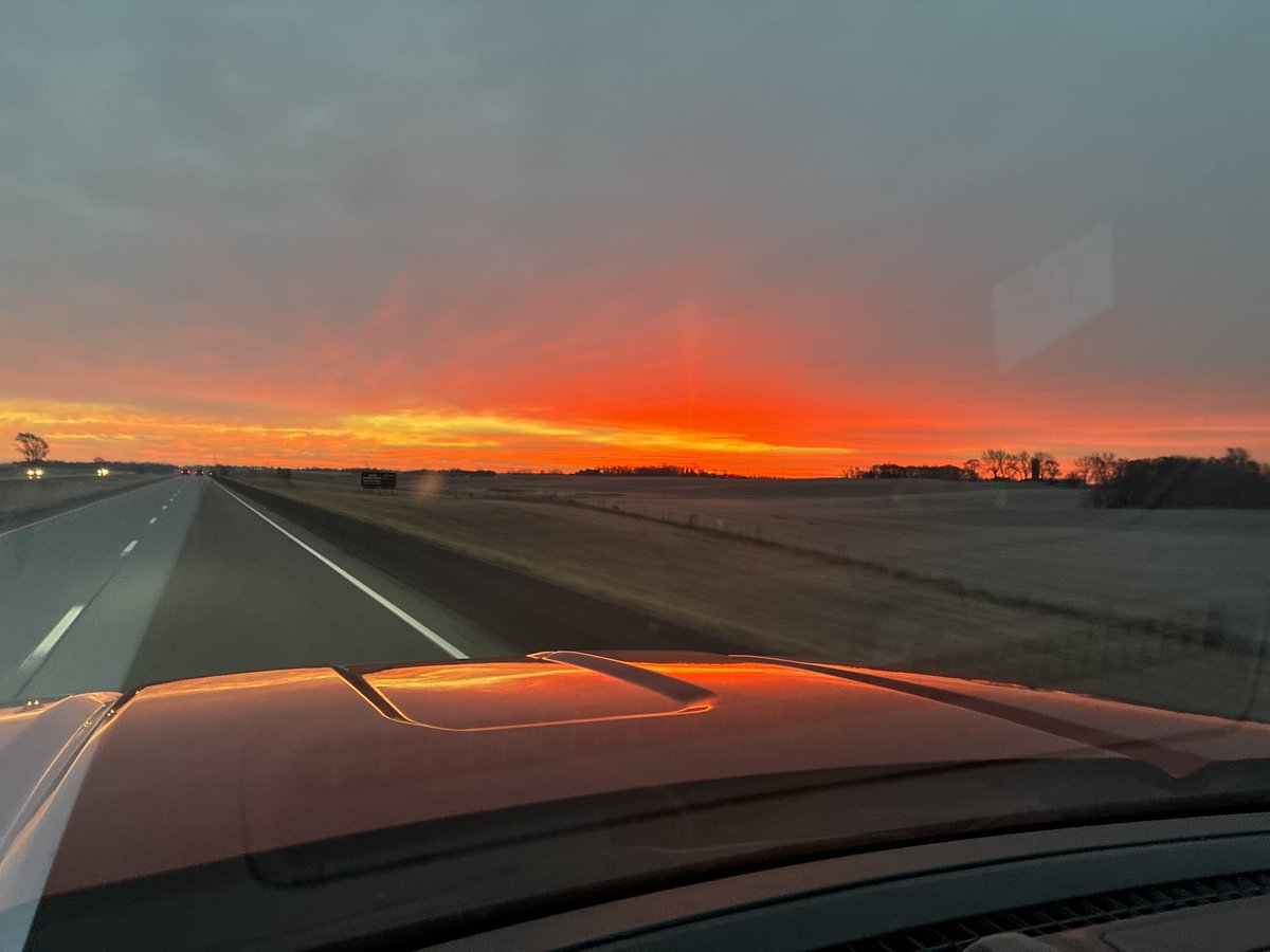 TonyRandall8's tweet photo. Good morning from the 605 state https://t.co/dS3Jfd0ynj