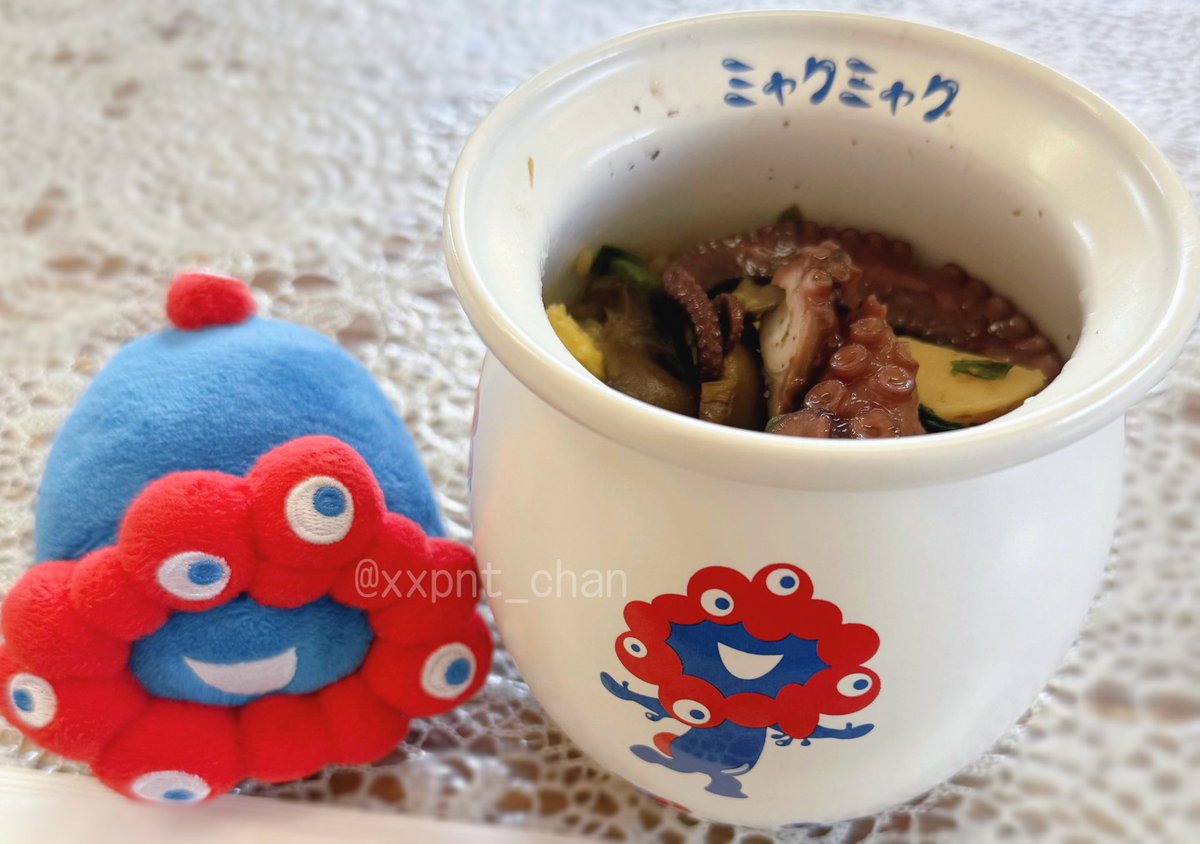 淡路屋さんの【ミャクミャク ひっぱりだこ飯】ようやく買えましたー