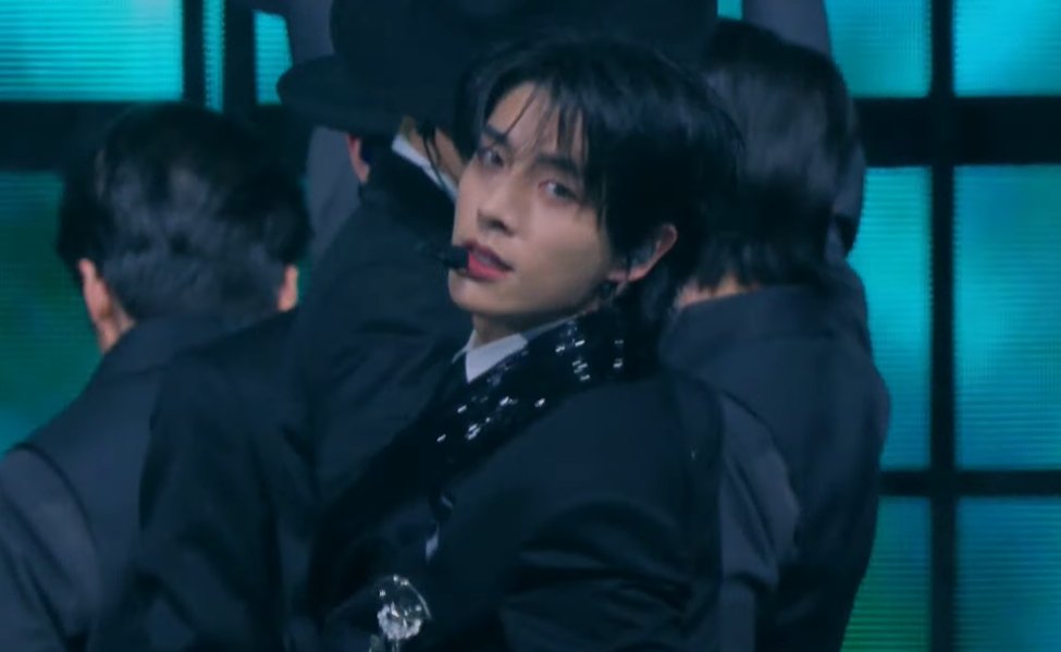 About Music tweet media