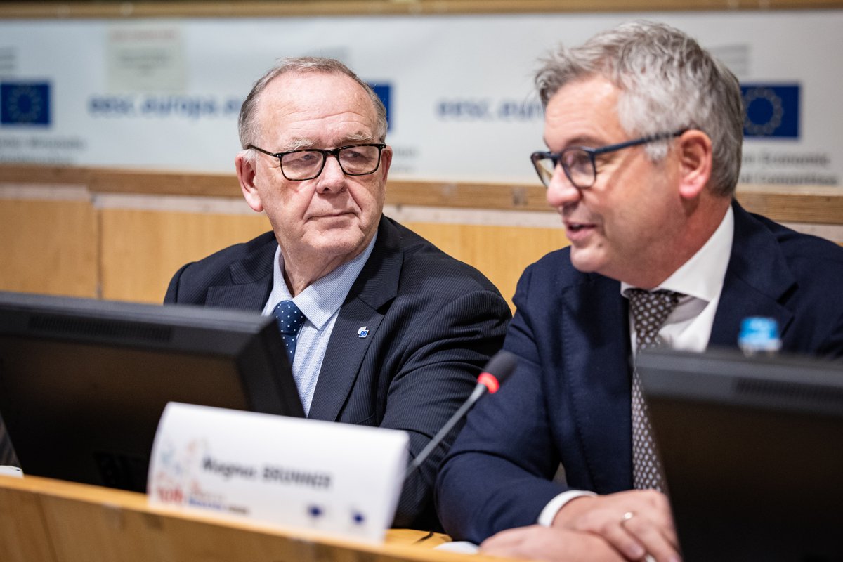 EESC_PRESS's tweet photo. 🗣️10th #EUMigrationForum wraps up.
📢It called for continued collaboration between #CivilSociety, EU institutions and Member States to ensure #migration policies are effective, rights-based and responsive to the realities on the ground.
Read more👇
https://t.co/Z7h0gpDqzT https://t.co/6Saub4DLw4