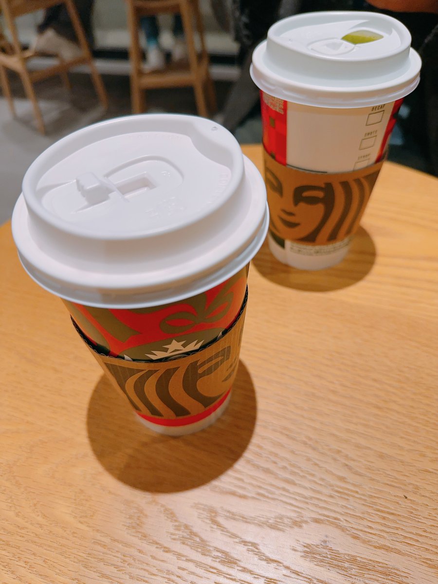 しきちゃんとアウトレット行ってきた✌️
買うものないかなって思ったけど何やかんやで両腕いっぱい買ってた☺️
帰る時両腕いっぱいすぎてトイレ入るの人に手伝ってもらった死ぬwwwwwありがてえwwwww