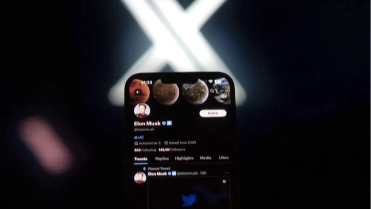 david_enim's tweet image. Earlier this month, X made users’ profile locations public by default, with no warning or real consent.

Framed as “transparency,” the move is a stark reminder that centralized platforms inevitably hold full access and control over user data, while users themselves have little…