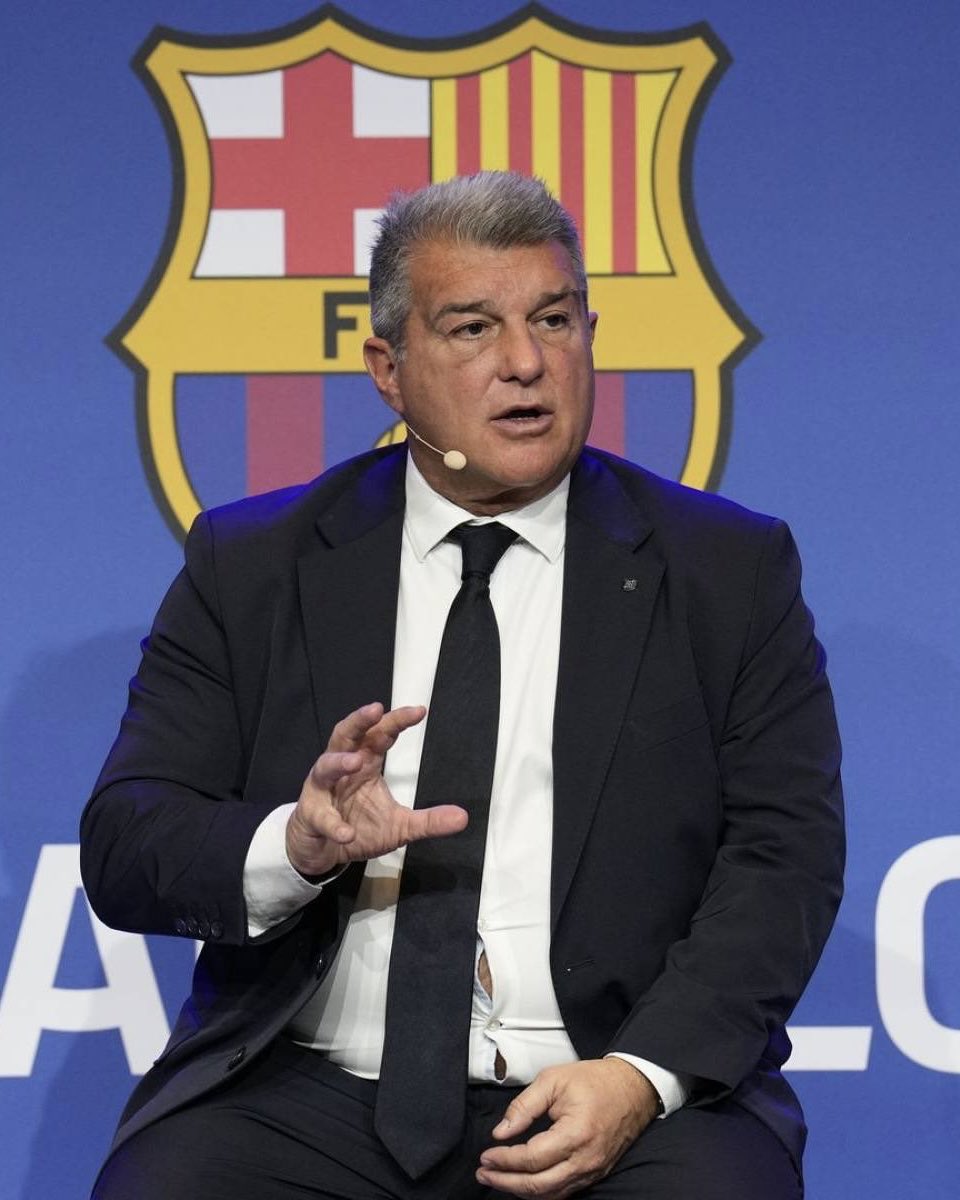 RMCF_Minuto93's tweet image. 💥🇪🇸ラポルタ会長がヤバい発言

ラポルタ『マドリーはバルセロナにコンプレックスを抱えている。審判は常にマドリーに贔屓してきた。前回の試合ではベリンガムがハンドし、ヴィニシウスがペーニャの鼻を折った。この2ゴールがなければ、バルサは今頃リーグ首位だ』

ソース @COPE