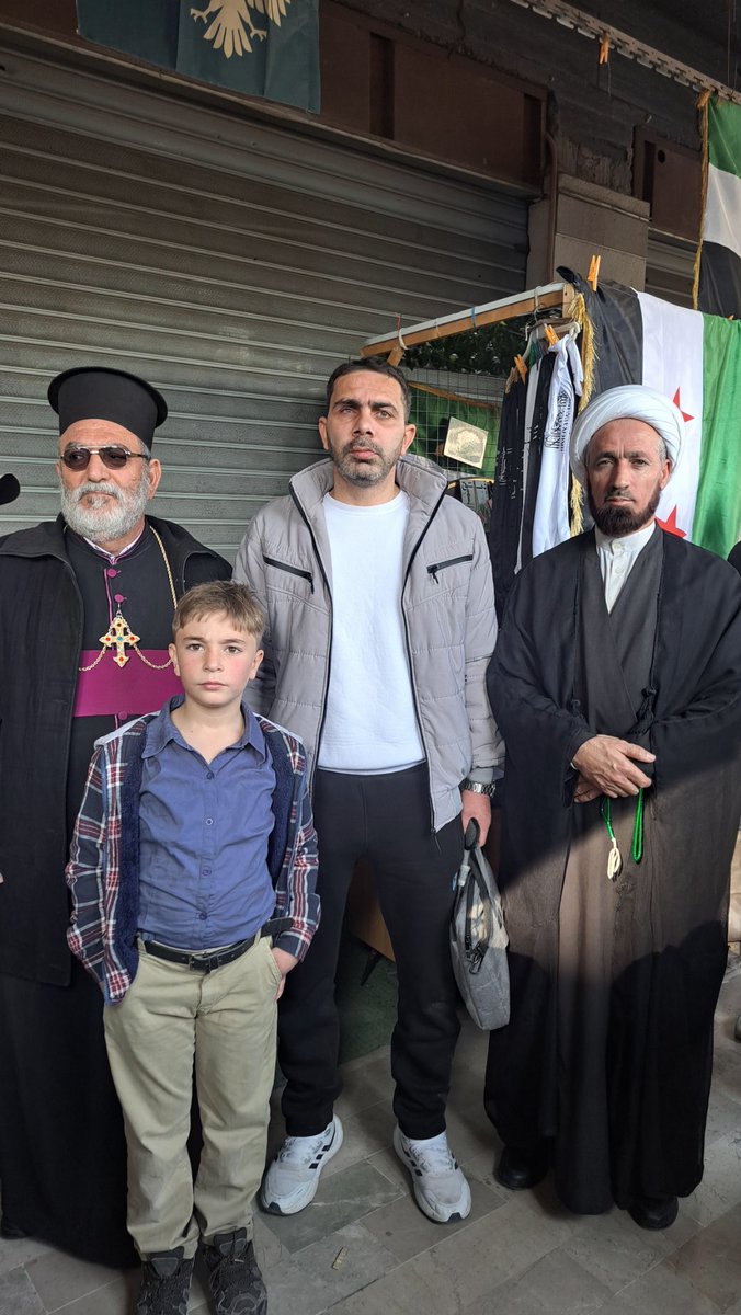 اليوم برفقة مطران كنيسة ام الزنار في حمص المطران عبدالله عيسى الصباح والشيخ من الطائفة العلوية الكريمة ميسر دياب ورسالة لكل الفلول والانفصاليين هذه هي سوريتنا وهذه هي ثورتنا وشعارنا دائما الشعب السوري واحد #حمص_دار_السلام